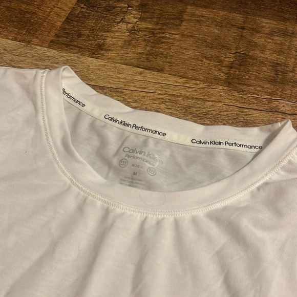 Calvin Klein performance wick white boxy tank top - Picture 2 of 6